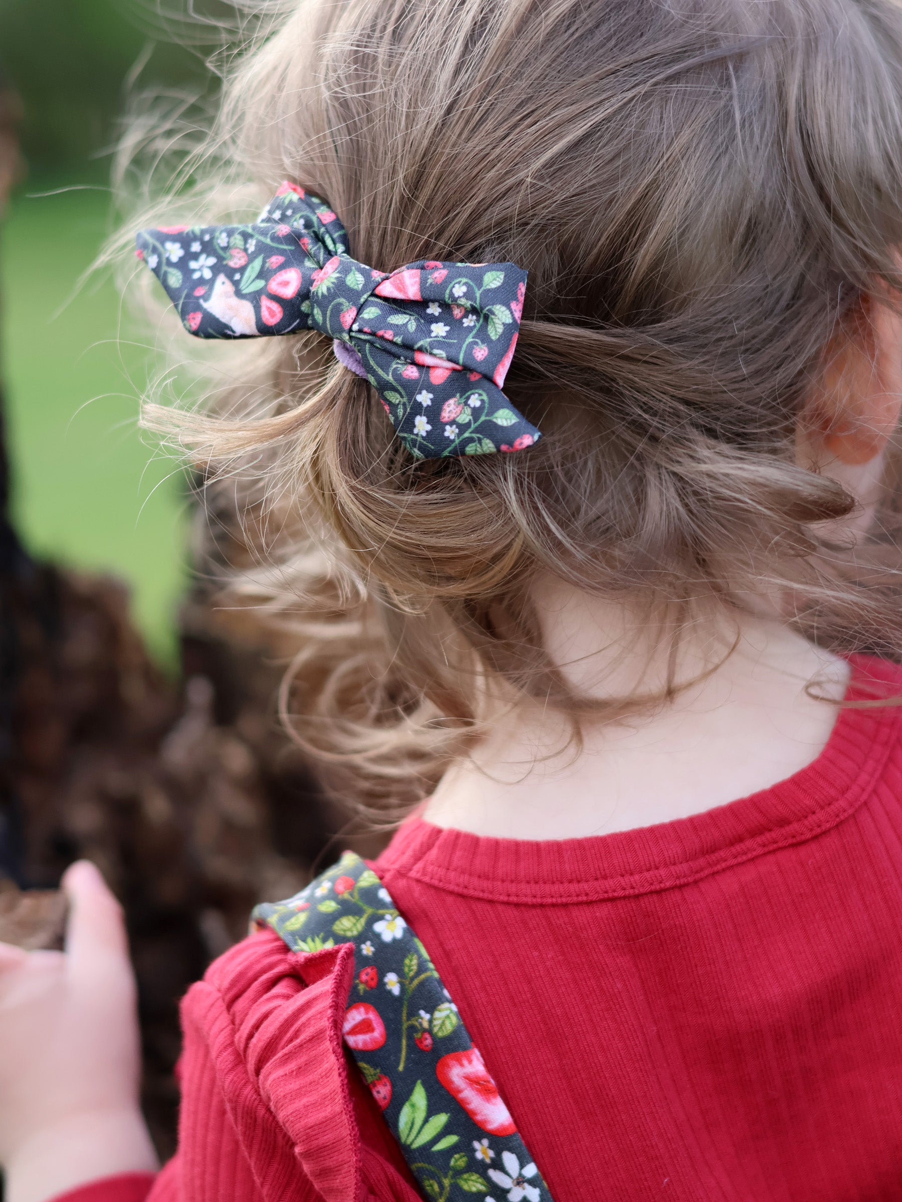 Ditsy Strawberry - Hair Bow