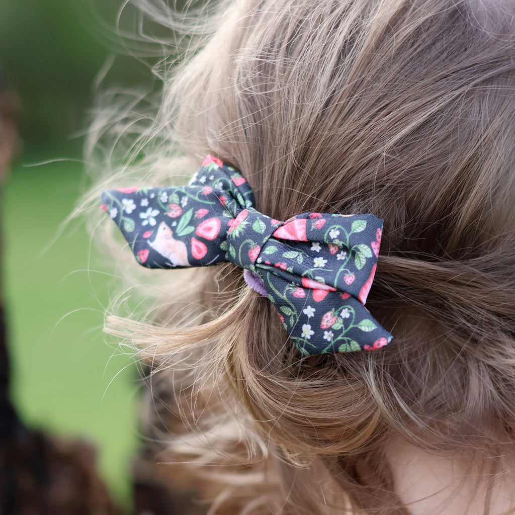 Ditsy Strawberry - Hair Bow