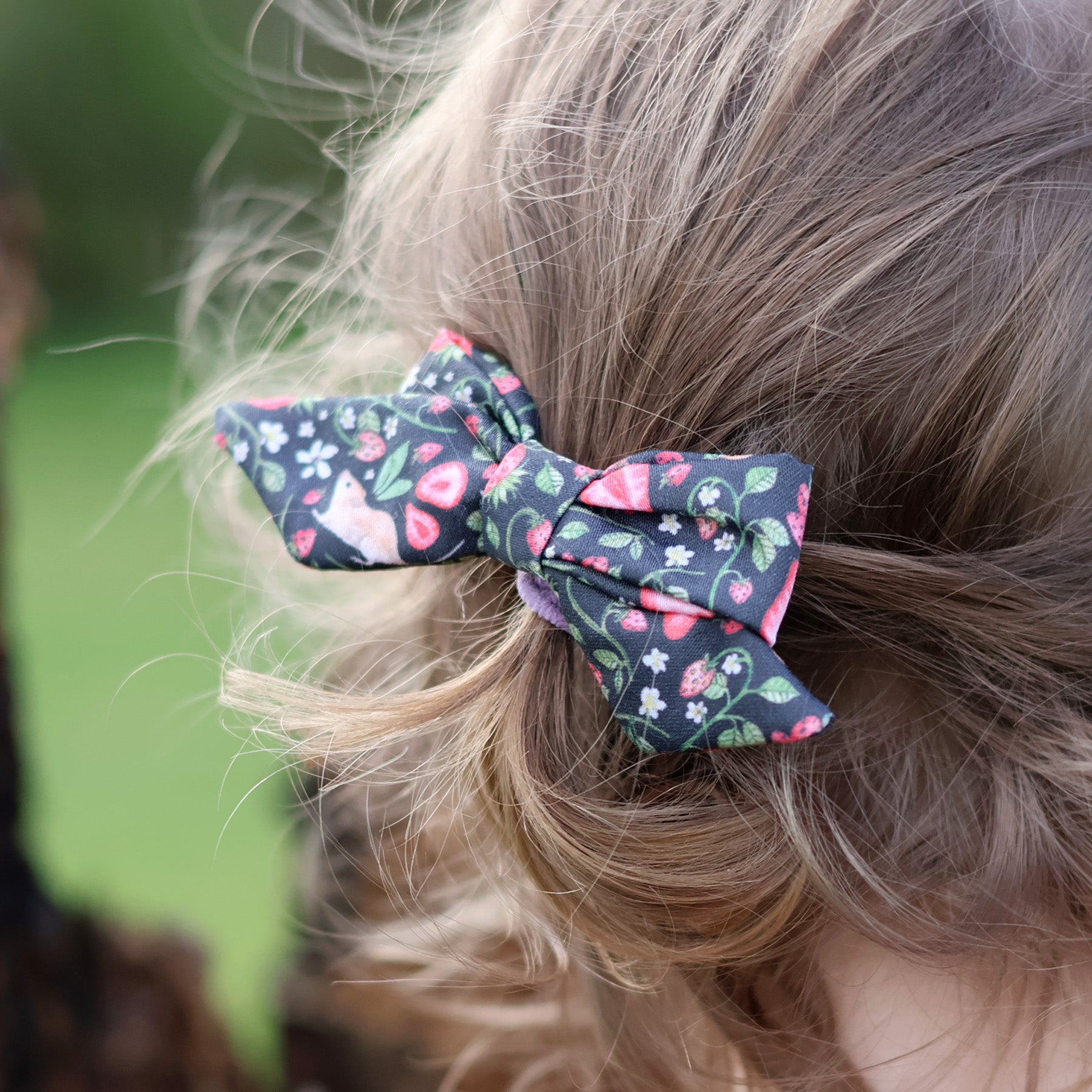 Ditsy Strawberry - Hair Bow