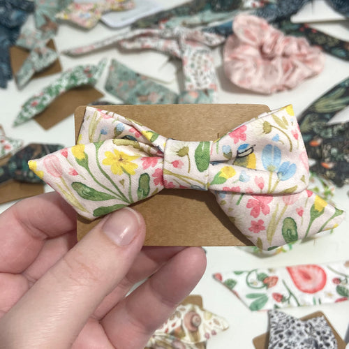 Blue tit pink - Hair Bow